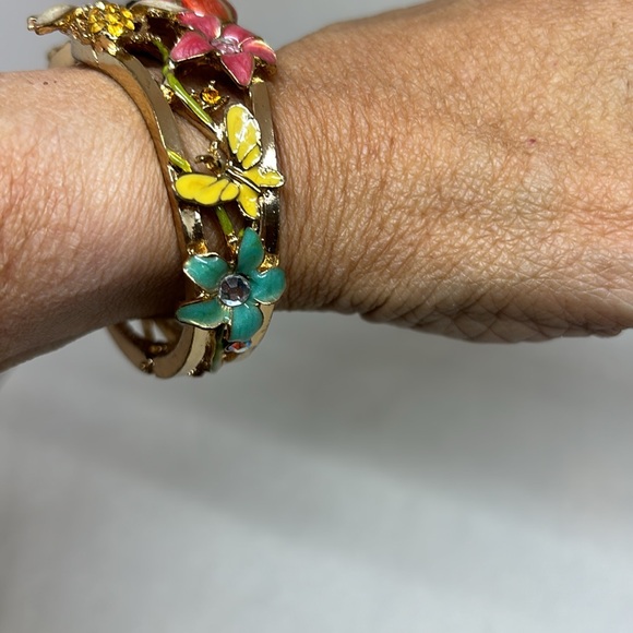 Adorable Coldwater Creek clamper bracelet - Picture 9 of 14